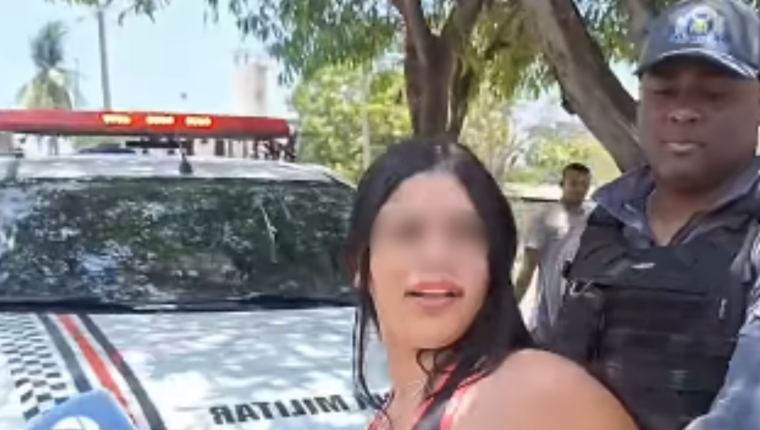 Nilcelia Moura de Sousa é apresentada na Delegacia de Bacabal após esfaquear duas mulheres em bar de Bom Jardim, motivada por ciúmes.