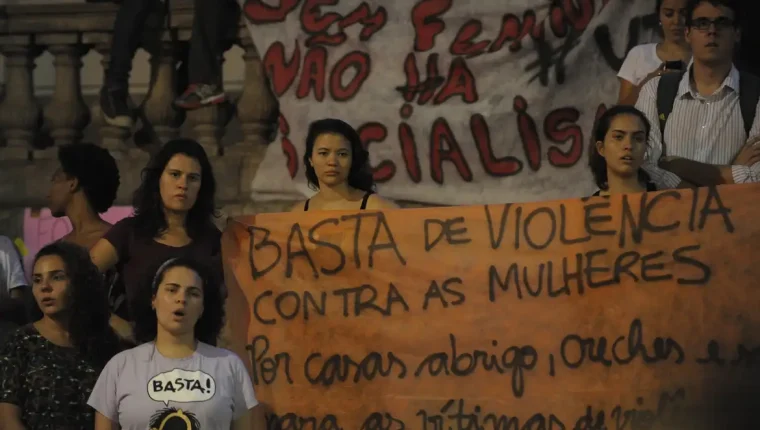 Estudo aponta subnotificação alarmante de casos de violência sexual contra crianças e adolescentes no Brasil.