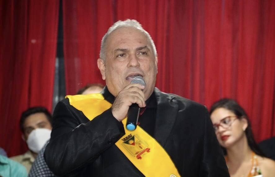 Ministério Público investiga prefeito de Aldeias Altas por suposto nepotismo na nomeação de parente para cargo na Prefeitura.