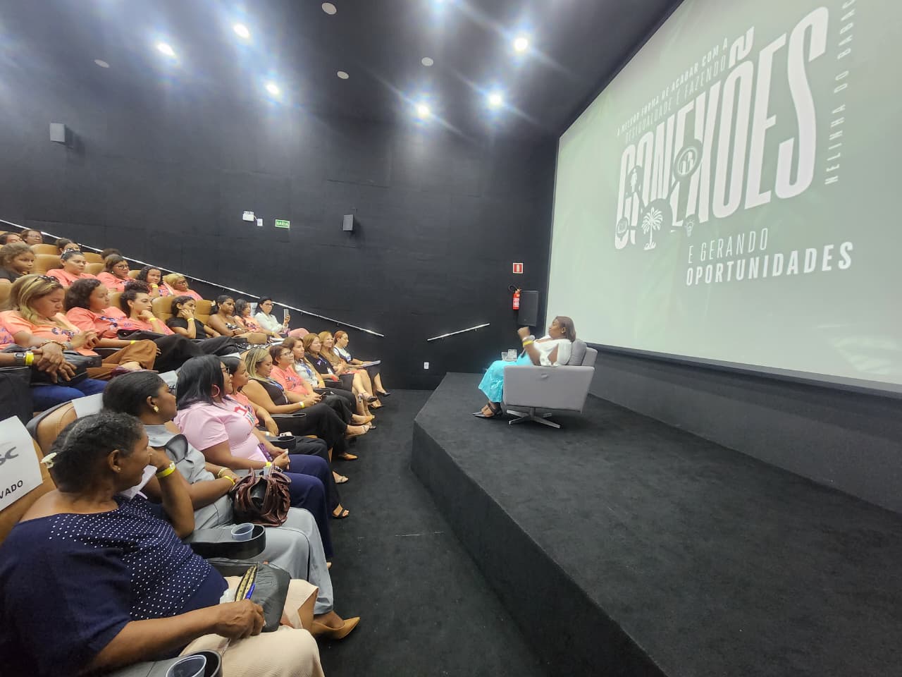 Nelinha do Babaçu inspira o público no Sesc ao mostrar como o babaçu pode transformar vidas e combater a fome de forma sustentável 🌿✨