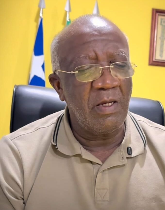 Presidente do Conlagos, José Martinho, orienta municípios sobre adesão ao Procel Reluz 2025 e destaca benefícios da iluminação pública em LED.