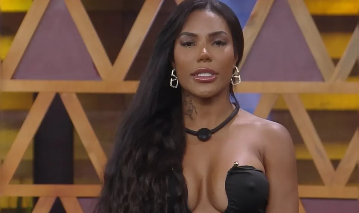 Carol Lekker, Miss Bumbum 2022, vira o centro das atenções em A Fazenda 17 após beijo polêmico e pode ser expulsa do reality 😳🔥
