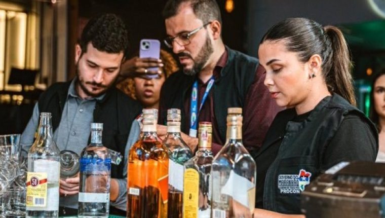 Fiscalização reforçada em bares e comércios de São Luís busca coibir venda de bebidas adulteradas com metanol e proteger a saúde da população.