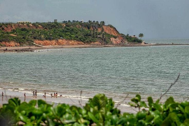Homem morre afogado na Praia de Panaquatira, em Ribamar; vítima foi arrastada pela correnteza e não resistiu.