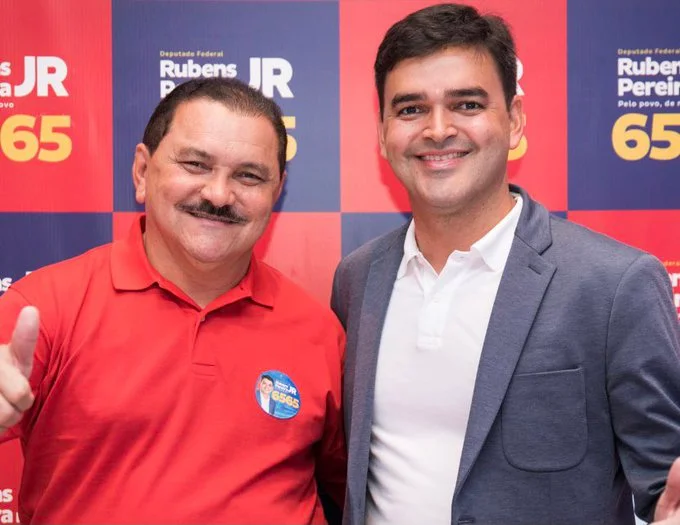 Deputado Rubens Jr. anuncia a exoneração de seu pai e rompe com o governo Brandão, após alegações de gravações ilegais e articulações políticas.