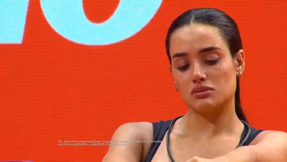 Jordana chora durante a Quinta Prova do Líder do BBB 26, em um momento de muita tensão na disputa pela liderança.